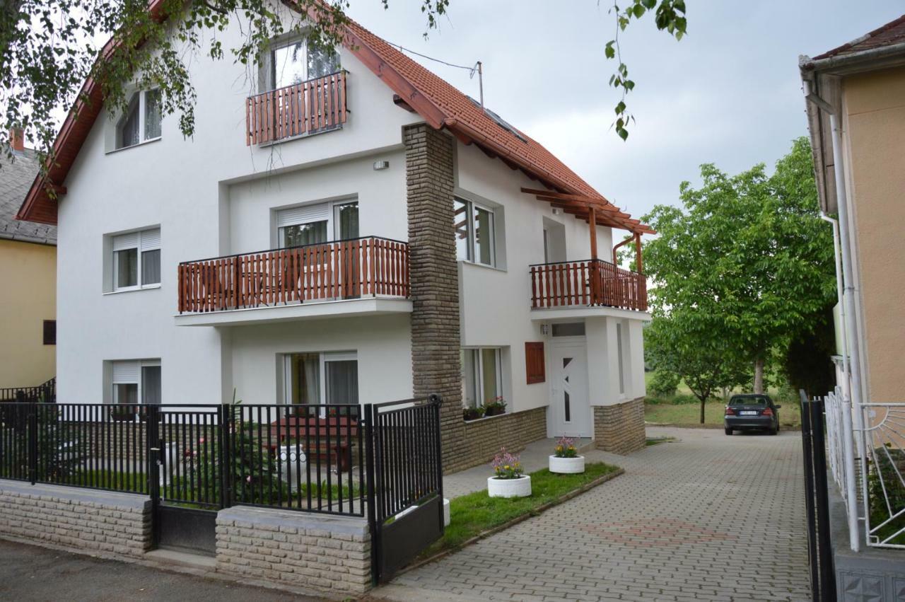 Varga Apartman Hévíz Exteriör bild