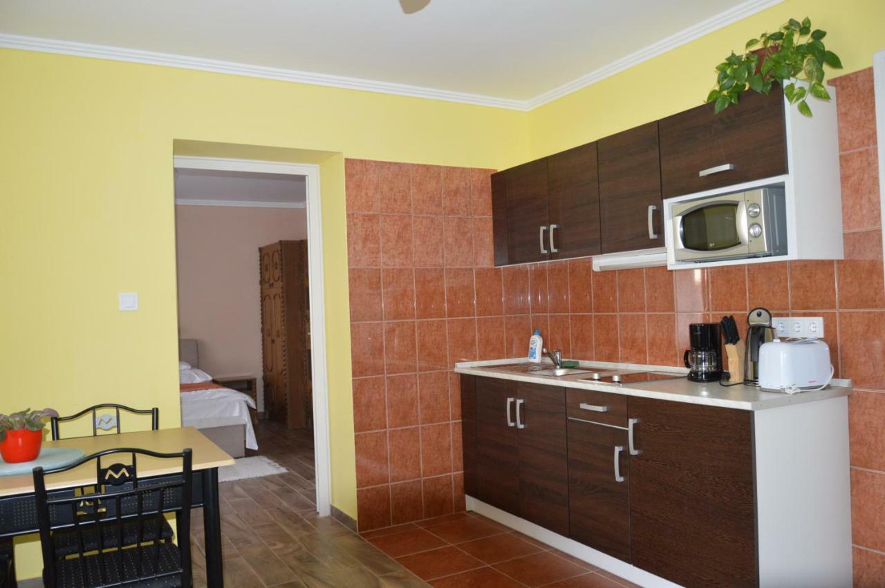 Varga Apartman Hévíz Exteriör bild